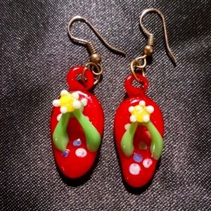 O so cute ! Glass blown flip flop earrings. So cute
